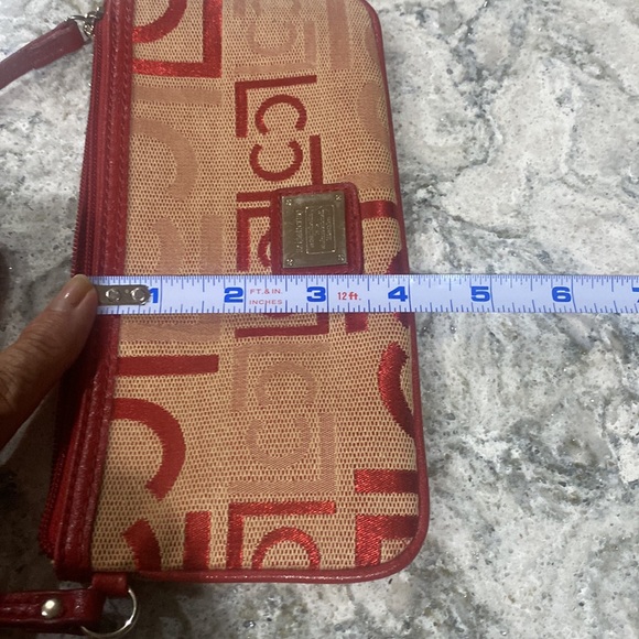 Liz Claiborne wristlet - Picture 6 of 6